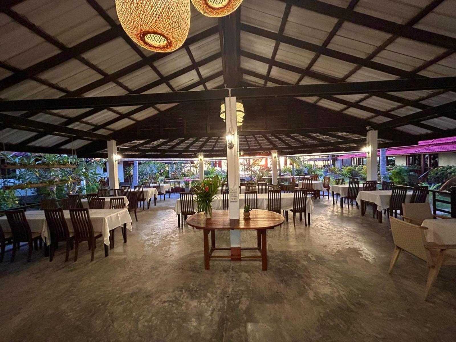 Noble House Beach Resort Koh Lanta Ngoại thất bức ảnh