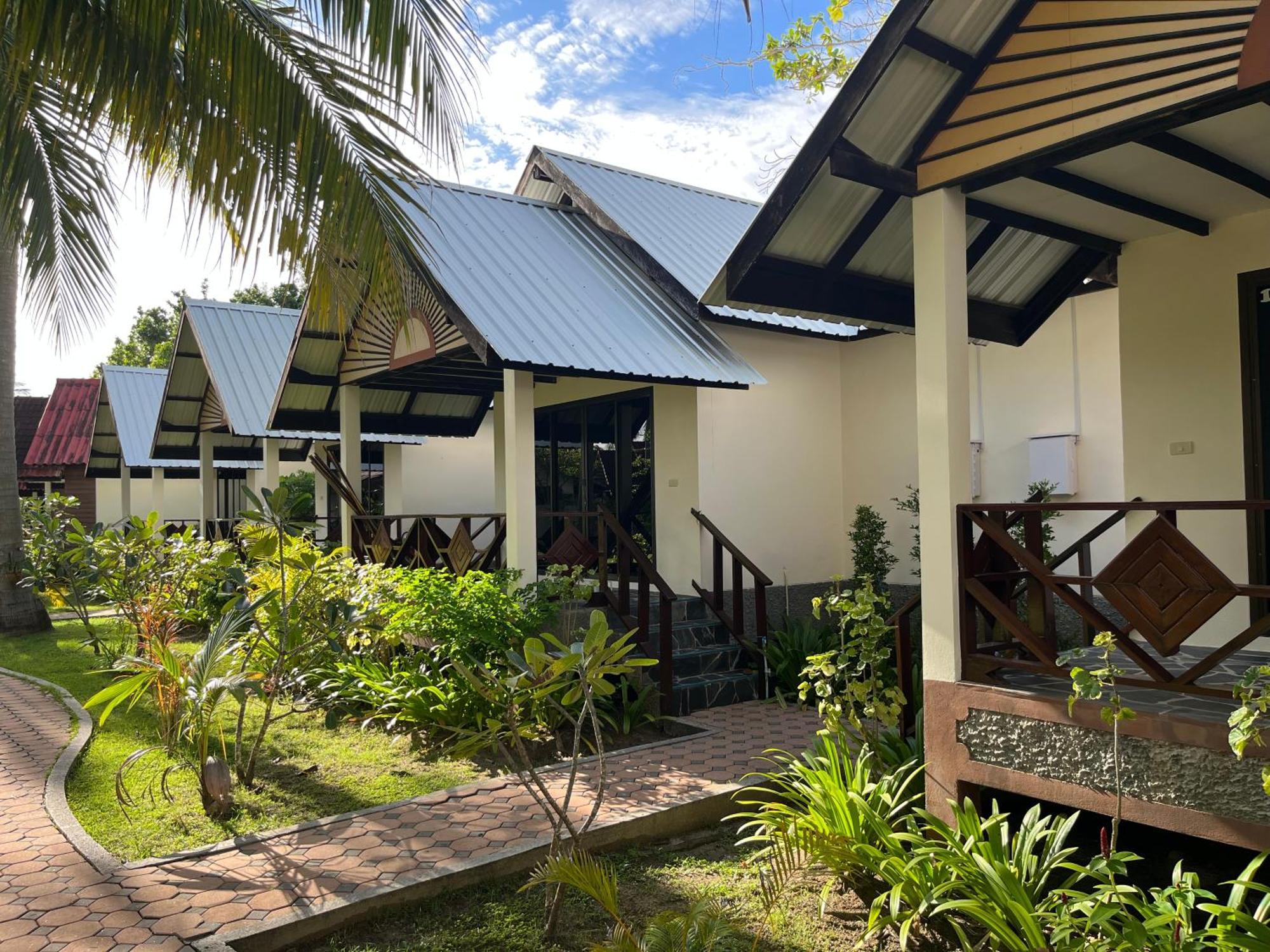 Noble House Beach Resort Koh Lanta Ngoại thất bức ảnh