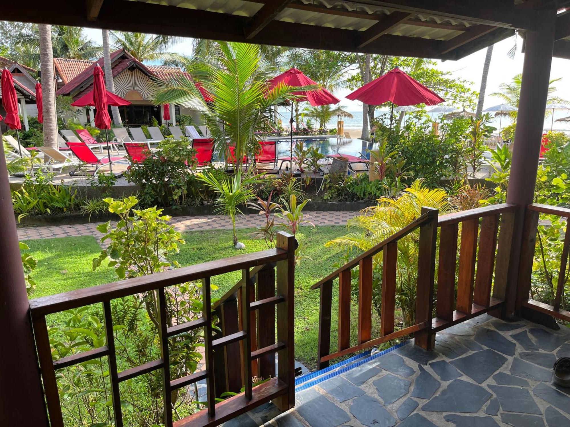 Noble House Beach Resort Koh Lanta Ngoại thất bức ảnh