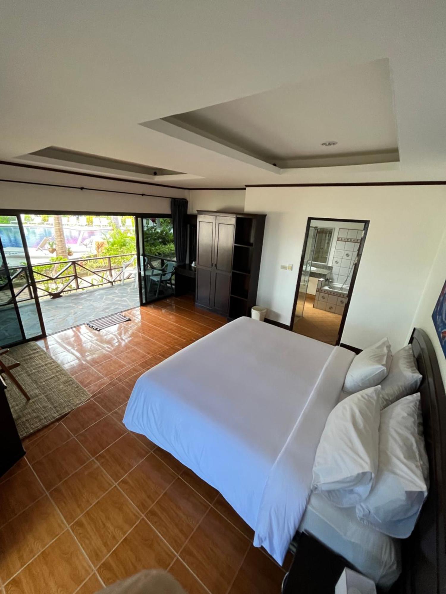 Noble House Beach Resort Koh Lanta Ngoại thất bức ảnh